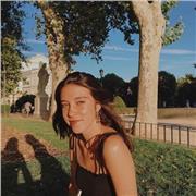 Doy clases particulares de inglés, tanto gramática como speaking, al igual que asignaturas de sociales (economía, mates, etc.)